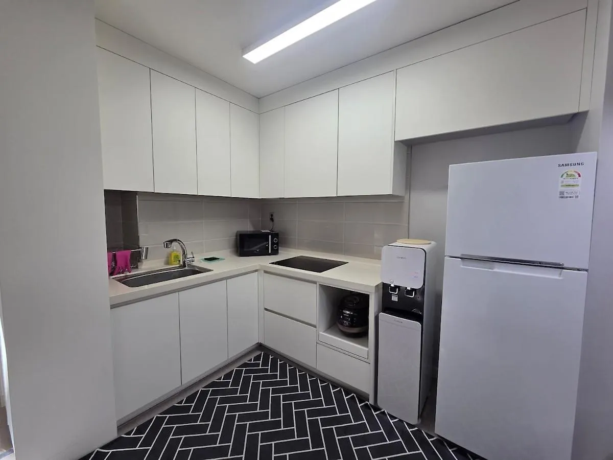 Apartemen 깔끔하고 이쁜 빌라, 공항 인근 Korsel